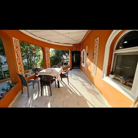 Villa Clouds